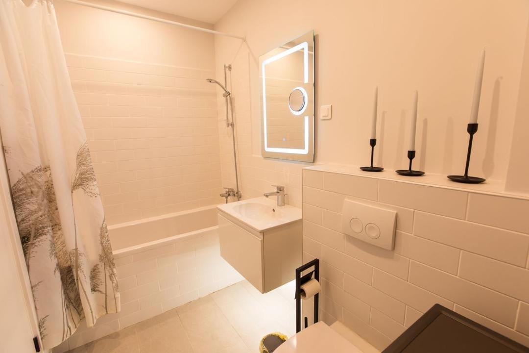 Apartament Escapism - Premium 1br With Parking Bucureşti